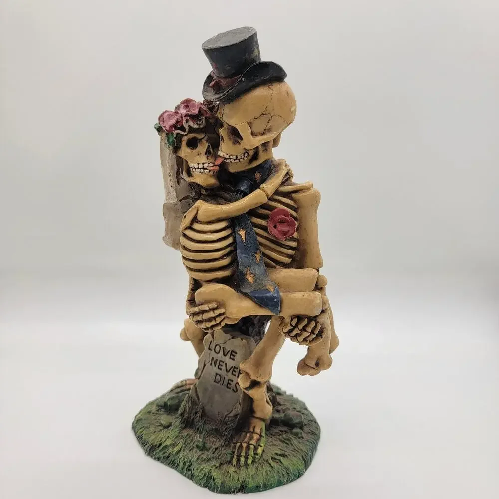 Love Never Dies Bride‎ & Groom Skeleton Aquarium Figurine 6